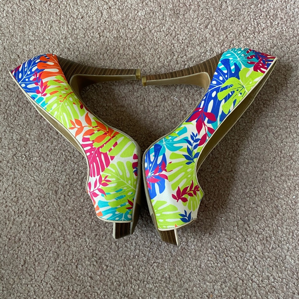 Heels - Picture 5 of 7